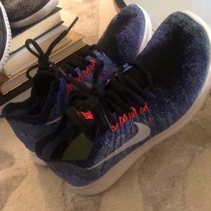Fly knit nike 7.5